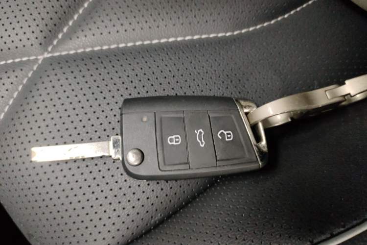 Used Volkswagen Tiguan L 2023 Restyled 330TSI Automatic Two-Wheel Drive R-Line Enhanced Comfort Version Vehicle Key