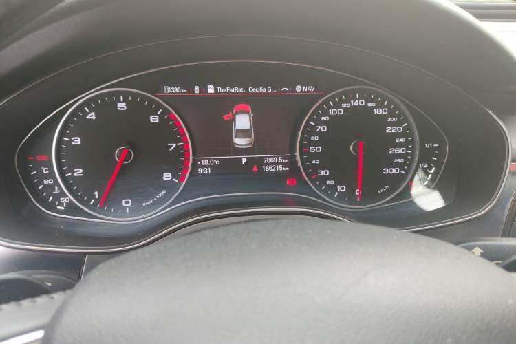 Used Audi A6L 2014 TFSI Comfort Model Odometer Close Up