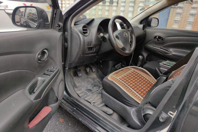 Used Nissan Sunny 2015 1.5XE Manual Comfort Edition Driver Seat