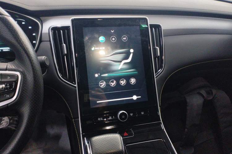 Used Roewe i6 MAX New Energy 2021 EV 500 Skyroof Deluxe Edition Audio And AC Panel