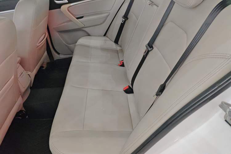 Used Geely Auto Emgrand 2014 Sedan 1.5L CVT Elite Model