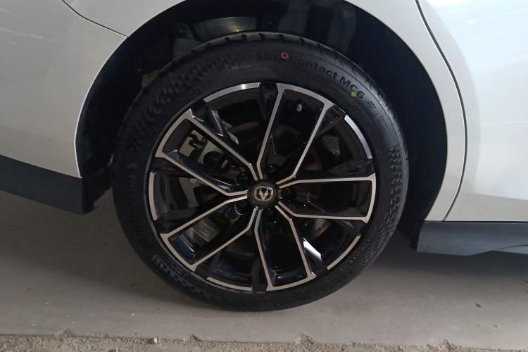 Used CHANGAN UNI-V iDD 2024 Blue Whale Smart Electric iDD 136km ZhiKu Model