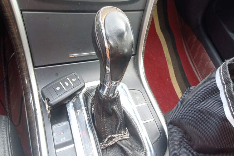 Used CHANGAN Raeton 2014 1.8T Automatic Prestige Anniversary Edition China IV Standard Gear Lever