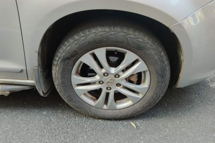 Used Haval H6 2011 Green Silence 2.0T Manual Two-Wheel Drive Urban Model