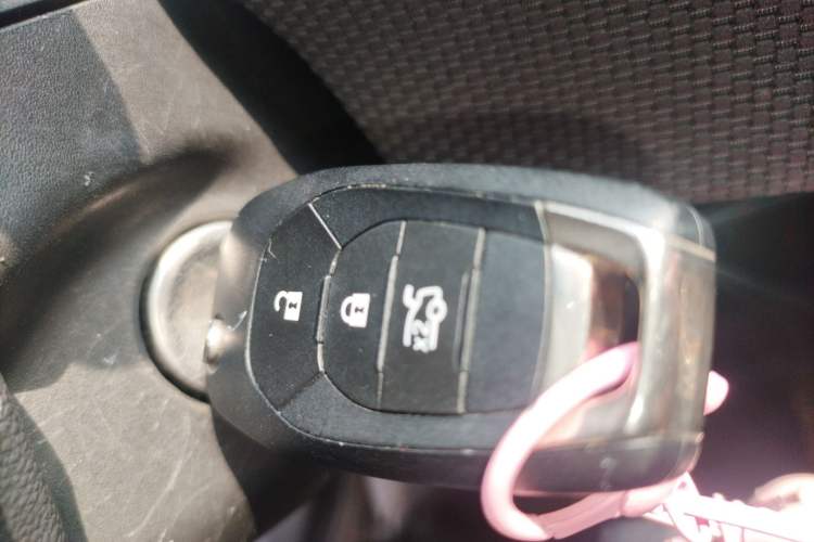 Used Chevrolet Cruze 2017 1.5L Automatic Pioneer Sunroof Edition
