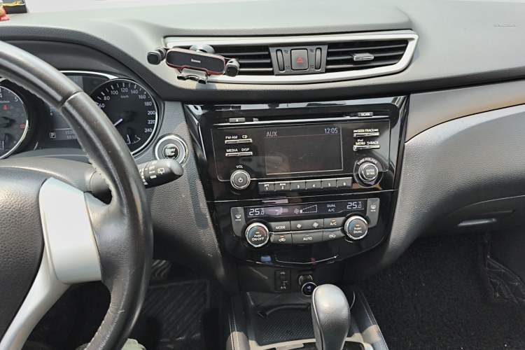 Used Nissan X-Trail 2015 2.0L CVT Comfort MAX Edition 2WD