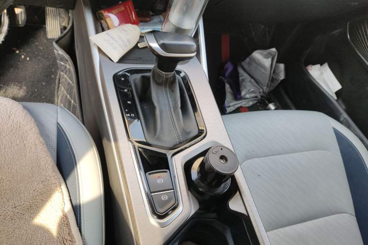 Used Geely Auto Emgrand 2022 4th Generation 1.5L CVT Flagship Model
