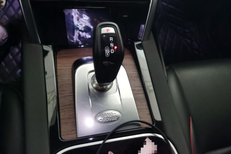 Used Land Rover Discovery Sport 2020 249 PS R-Dynamic Performance Tech Edition 7 Seats Gear Lever