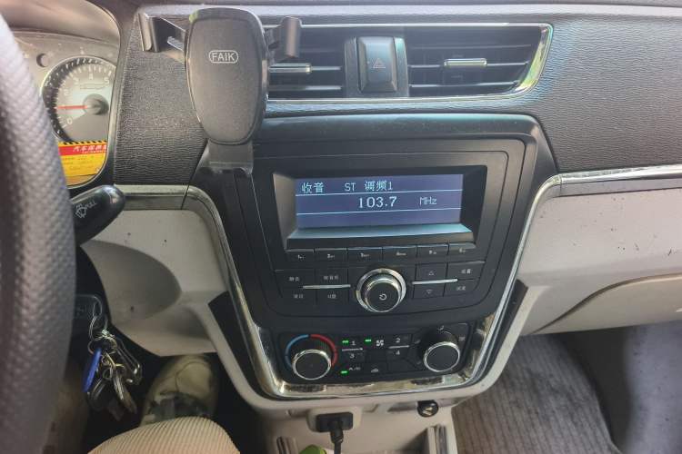 Used Jinbei New Hiace X30L 2016 1.5L Wealth Edition Van DLCG14