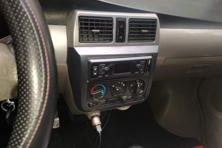 Used Wuling Rongguang 2011 1.2L Comfort Model Audio And AC Panel