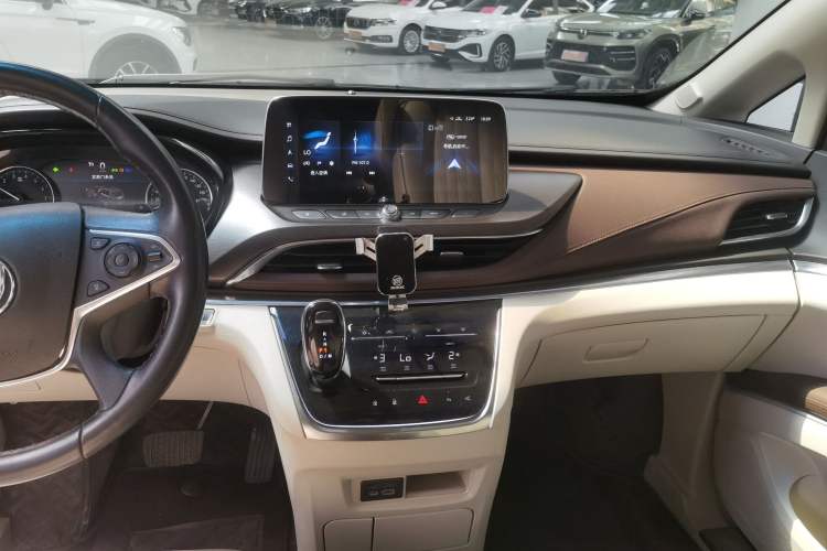 Used Buick GL8 2021 Land Cruiser Executive 652T Premium Model
