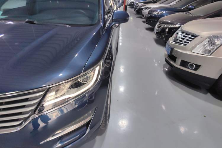 Used Lincoln MKC 2017 2.0T Two-Wheel Drive Deluxe Edition