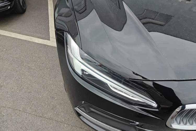 Used Volvo S90 2025 B5 Zhiyuan Luxury Edition Right Front Headlight