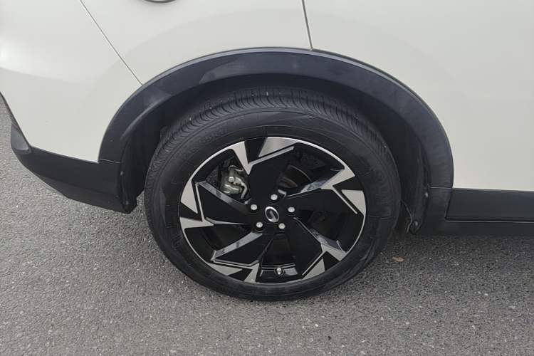 Used GAC Trumpchi GS3 2021 POWER 270T Automatic Luxury Edition Right Rear Wheel Hub