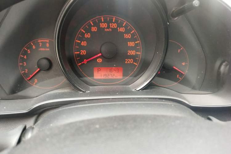 Used Honda Fit 2014 1.5L LX CVT Comfort Model Odometer Close Up