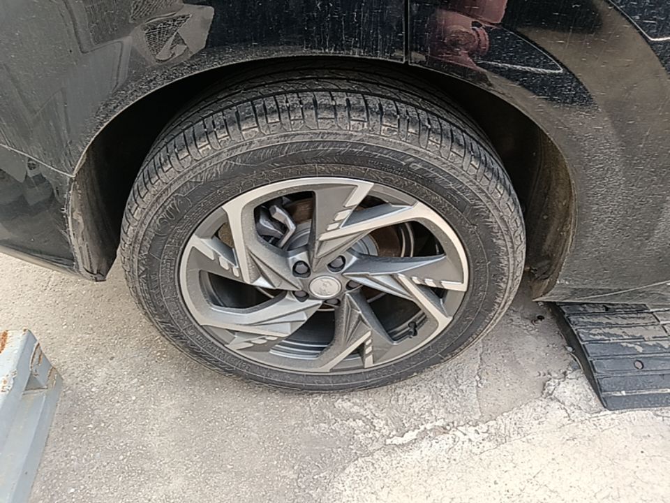 Hongqi HS3 PHEV 2025 Model 117km Jingwei Edition — снимка 11
