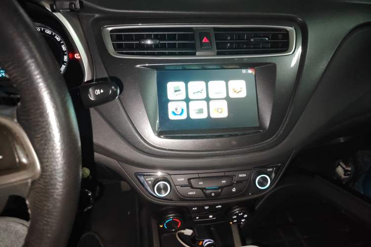 Used Chevrolet Lova RV 2016 1.5L Automatic FunDrive Edition Audio And AC Panel