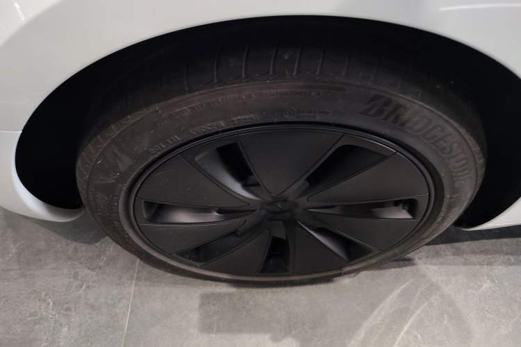 Used Tesla Model 3 2025 Rear-Wheel-Drive Version Right Rear Wheel Hub