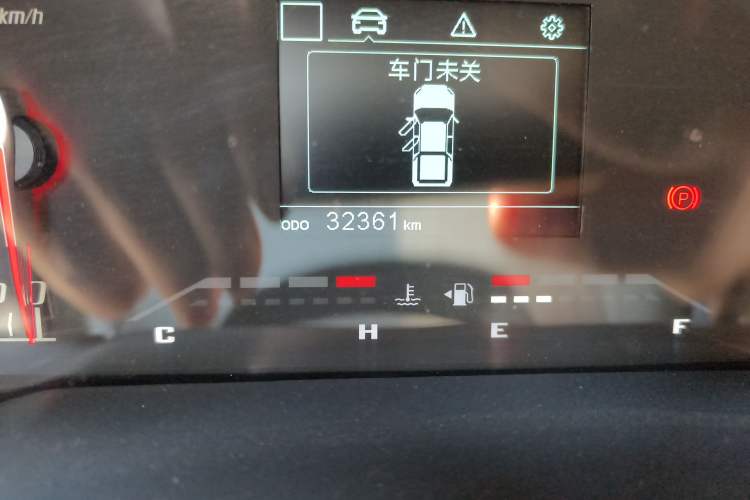 Used CHANGAN KAICHENG F70 2020 2.4T Gasoline Two-Wheel Drive Standard Version China V Emission Standards Standard Wheelbase 4K22D4T Odometer Close Up