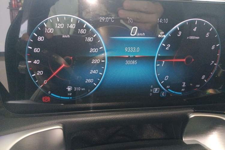 Used Mercedes-Benz GLB 2023 GLB 220 Sport Edition Odometer Close Up