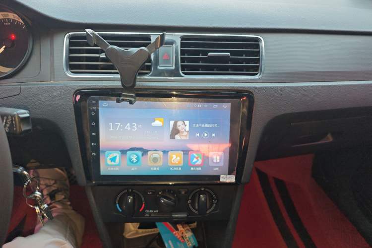 Used Skoda Rapid Spaceback 2018 1.6L Automatic Standard Edition Audio And AC Panel