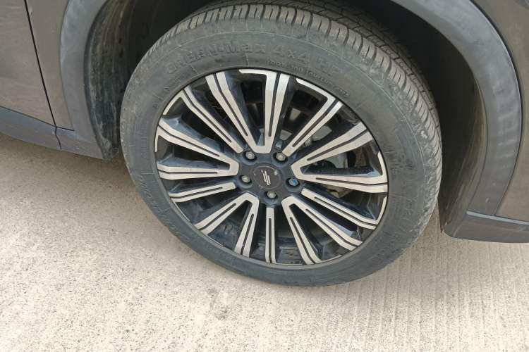 Used CHANGAN OSHAN X5 2022 Sport Edition 1.5T DCT Cyclone Assault Right Front Wheel Hub