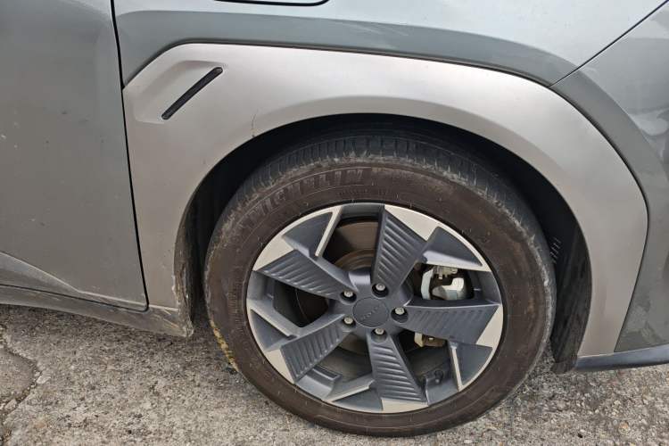 Used AION Y 2022 70 Enjoyment Edition Lithium Iron Phosphate Right Front Wheel Hub