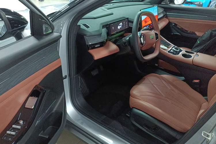 Used Geely Galaxy L6 2025 EM-i 140km Starship Edition Driver Seat