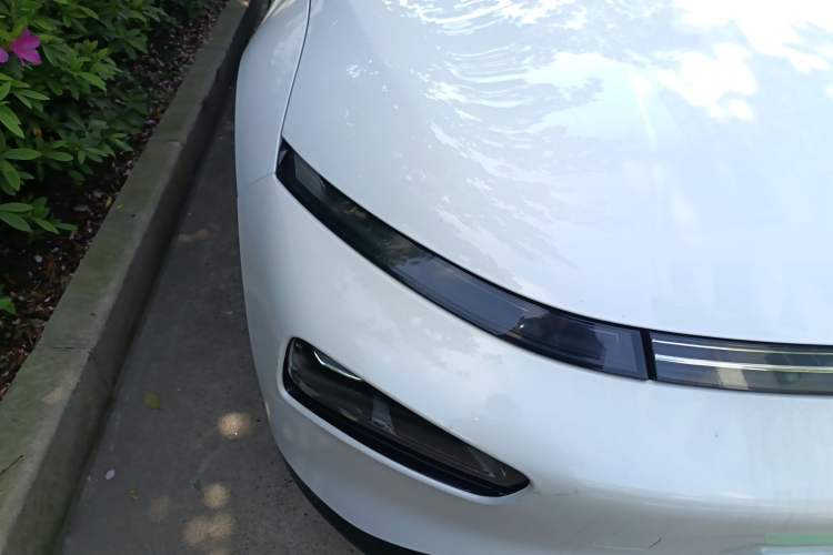 Used XPeng P7 2020 Rear-Drive Long-Range Smart Drive Version Right Front Headlight