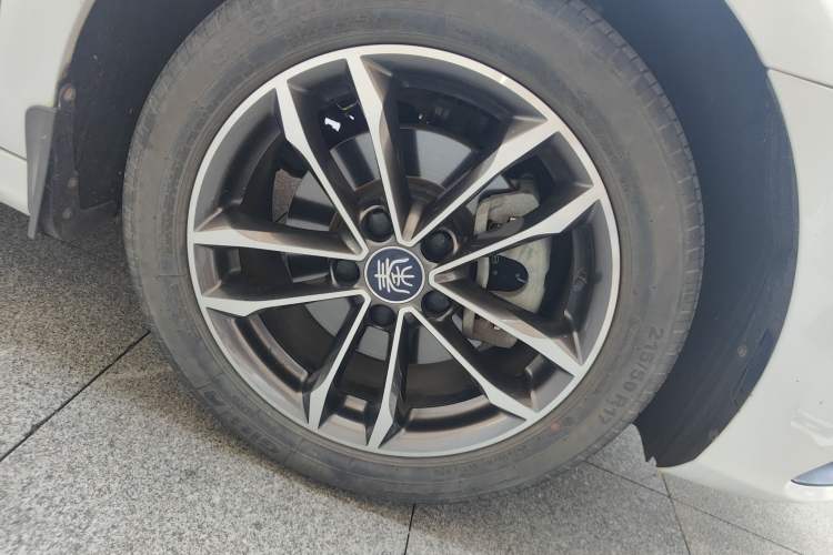 Used BYD Qin Pro 2019 Super Edition 1.5TI Automatic Smart Connect Brilliance Model China VI Standard