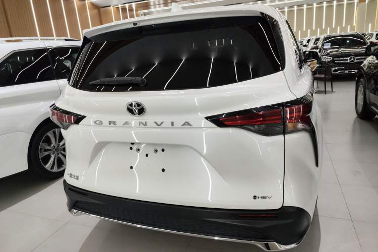 Used Toyota Granvia 2024 2.5L Hybrid Comfort Edition