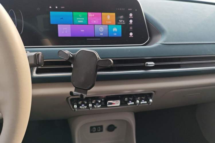 Used ORA Good Cat 2021 400km Standard Range Athena Edition Lithium-Ion Battery Audio And AC Panel