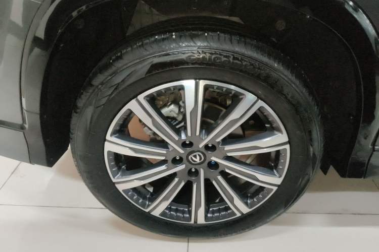 Used CHANGAN CS75 PLUS 2024 3rd Generation Champion Edition 1.5T Intelligent Drive Dynamic Model
