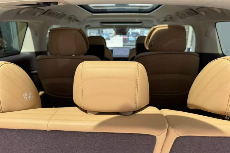 Used Denza D9 2024 DM-i 980 Four-Wheel Drive Flagship Model
