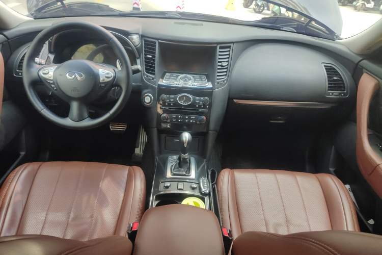 Used Infiniti FX 2011 FX35 Supreme Edition
