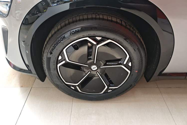 Used Xiaomi Auto YU7 2025 Ultra-Long Range Rear-Wheel Drive Version Exterior 4