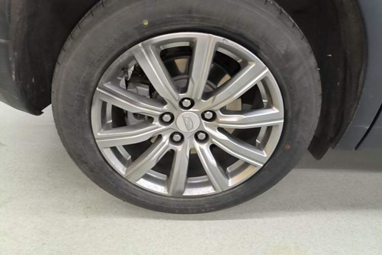 Used Cadillac XT4 2018 28T Two-Wheel Drive Leading Version Right Rear Wheel Hub