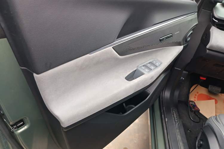 Used Lynk & Co 08 EM-P 2023 220km All-Wheel-Drive Performance Halo