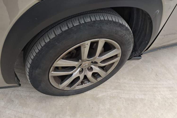 Used Lexus NX 2015 200T All-Wheel-Drive Fēngshàng Edition Left Front Wheel Hub