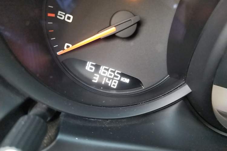 Used Porsche Macan 2014 Macan 2.0T Odometer Close Up