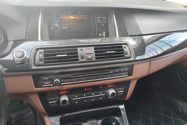 Used BMW 5 Series 2014 520Li Elegant Model Audio And AC Panel
