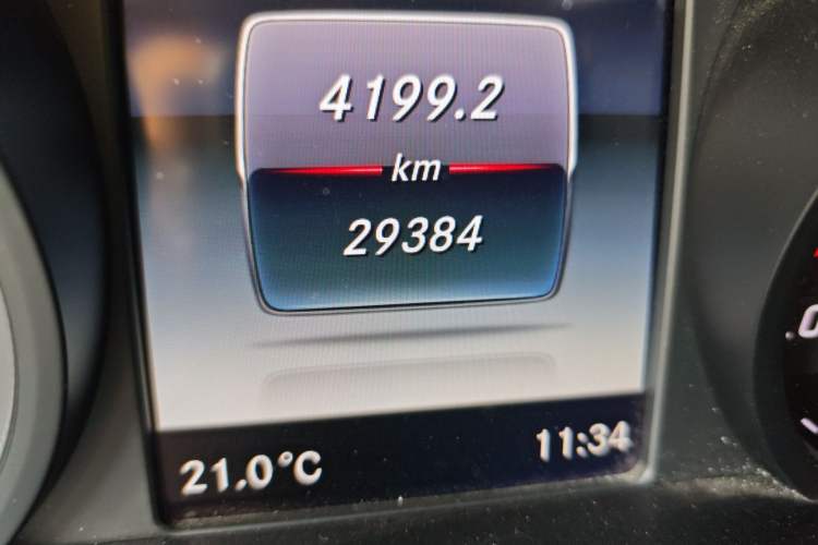 Used Mercedes-Benz GLC 2019 Facelift GLC 260 L 4MATIC Luxury Model Odometer Close Up