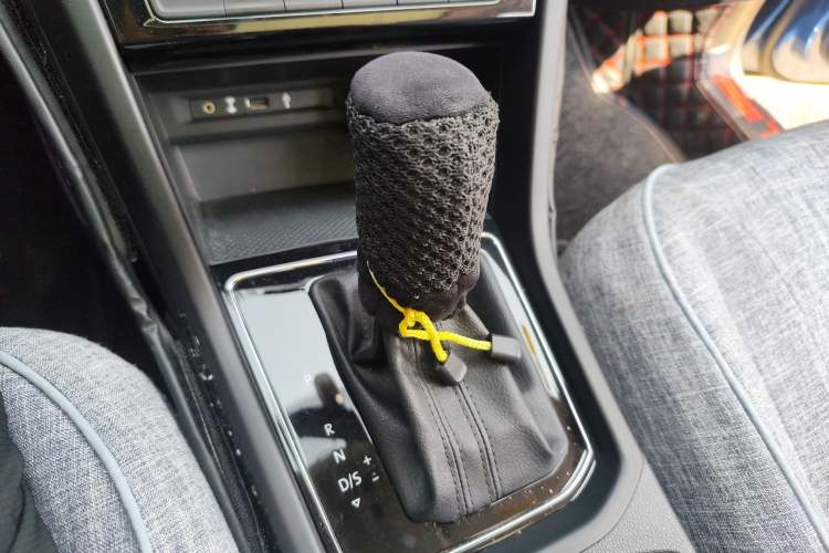 Used Volkswagen Touran 2018 Volkswagen Touran L 280TSI DSG Comfort Edition 7 Seats China VI Standard Gear Lever