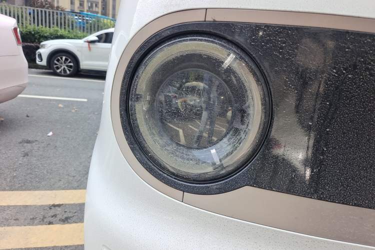 Used Geely Galaxy Panda 2023 Panda Mini 200km Endurance Bear Right Front Headlight