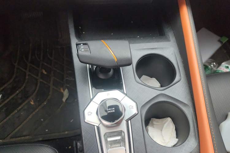 Used CHANGAN UNI-V 2022 1.5T Prestige Version Gear Lever