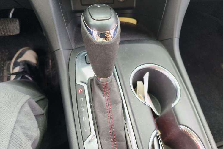 Used Chevrolet Equinox 2019 Redline 550T Automatic All-Wheel-Drive RS Model China VI Standard Gear Lever