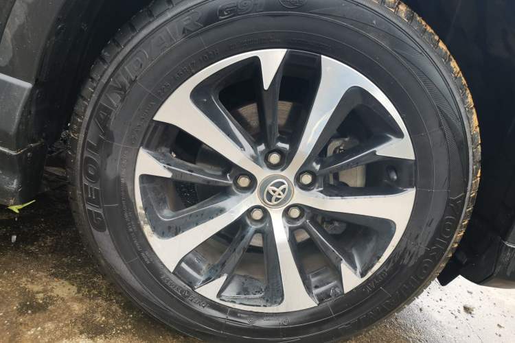 Used Toyota RAV4 2016 2.0L CVT Two-Wheel Drive Fashion Edition China V Standard