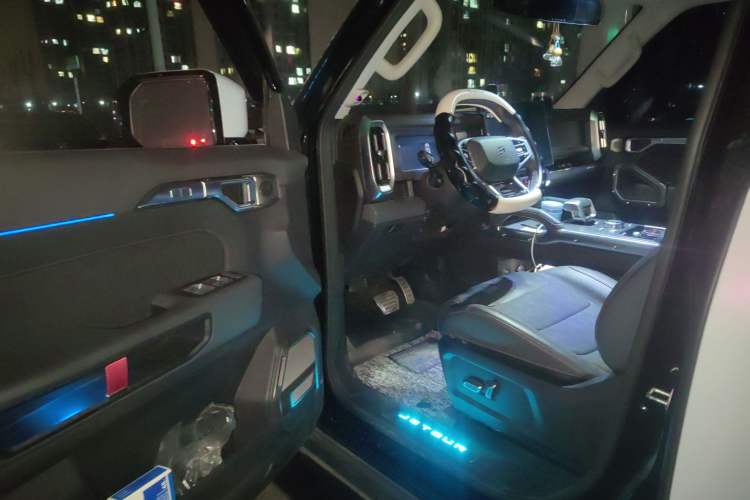 Used JETOUR Traveler 2023 2.0T All-Wheel-Drive CrossPRO