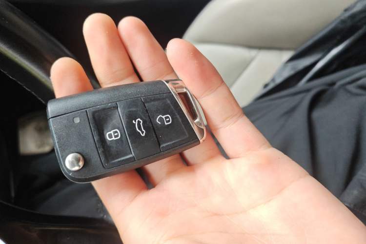 Used Volkswagen Golf 2017 230TSI Automatic Luxury Million-Vehicle Commemorative Edition Vehicle Key