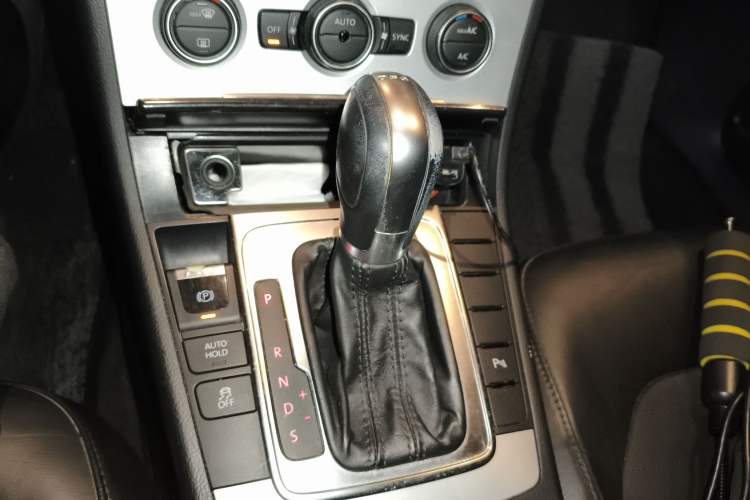 Used Volkswagen Magotan 2013 2.0 TSI Luxury Model
